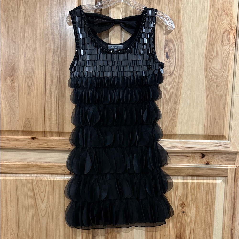 Gracia Black Sequin Ruffled Scalloped Cocktail Flapper-Inspired Holiday Dress